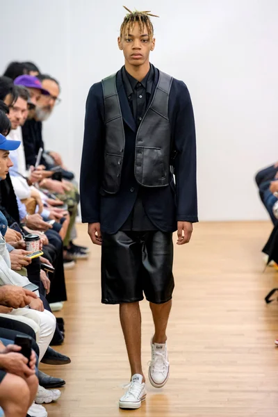 Look 1
